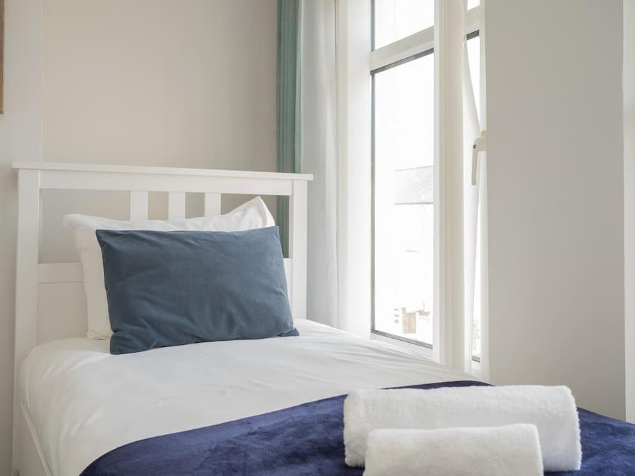 Cozy Townhouse, Walking Distance To Belfast City Exterior foto