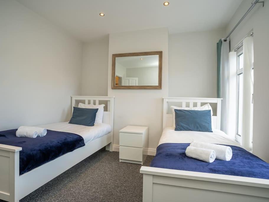 Cozy Townhouse, Walking Distance To Belfast City Exterior foto